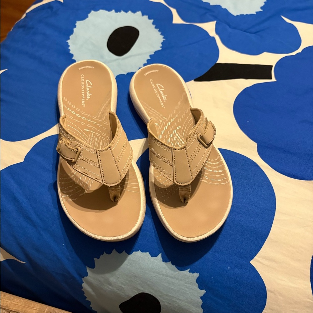 Clarks Women's Beige Sandals